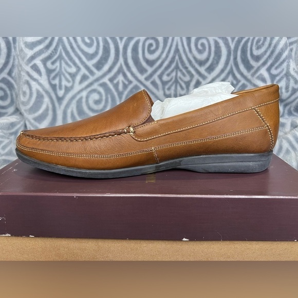 S39. NWT Johnston & Murphy Locklin Venetian TAN oiled Full Grain Leather⦠- Picture 5 of 9
